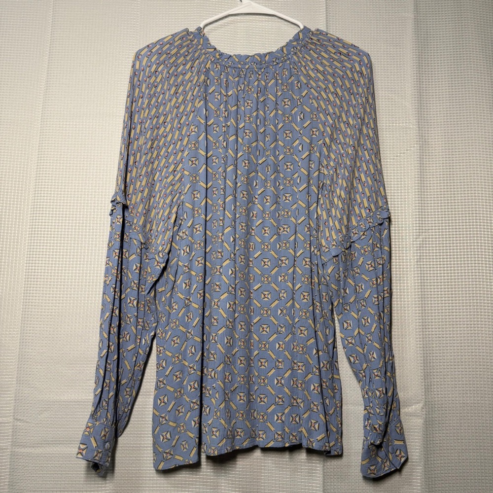 Wonderly Peasant Blouse Large Blue Geometric Print Button V-Neck Rayon Top - Picture 2 of 4